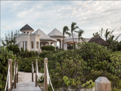 Contemporary Four Bedroom on Grace Bay